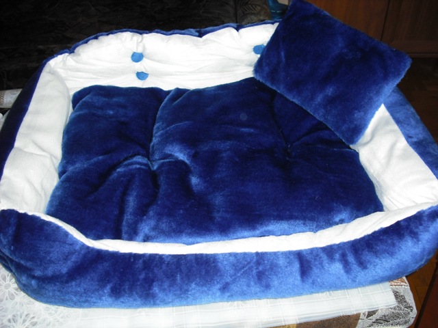 legowisko niebiesko-białe.JPG